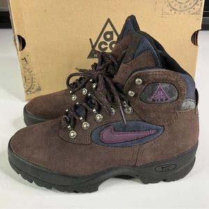 NIKE ACG Womens Air Chugach Hiking Boots Dark Brown Suede Lace Up Size 6 US